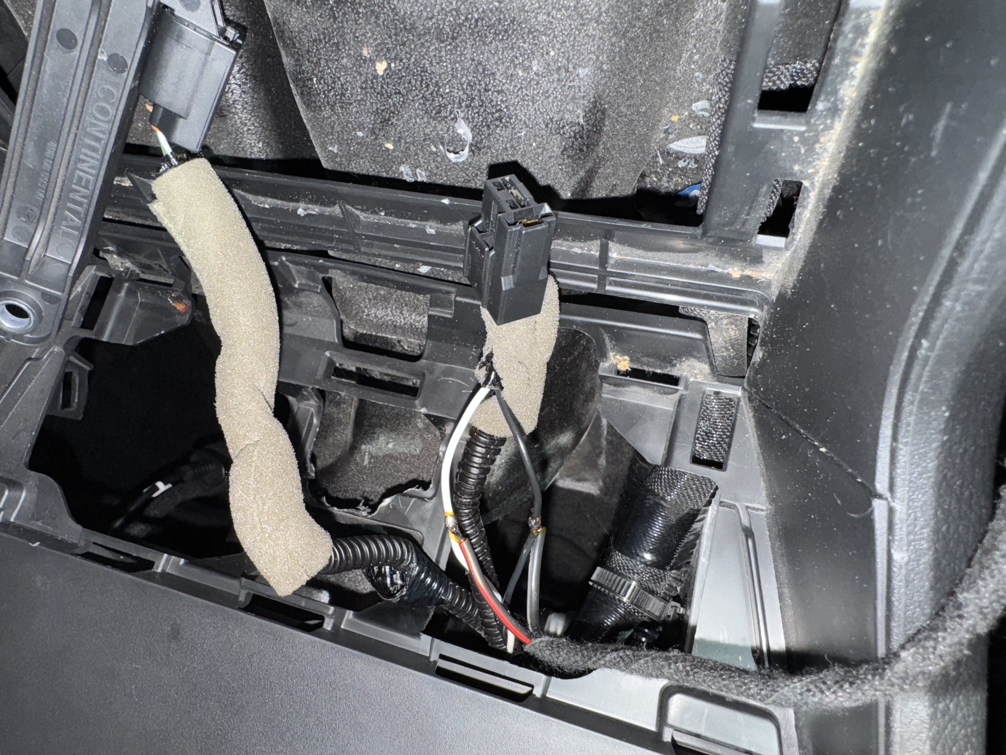 Solder your new wiring harness to the original connector wires maintaining
polarity